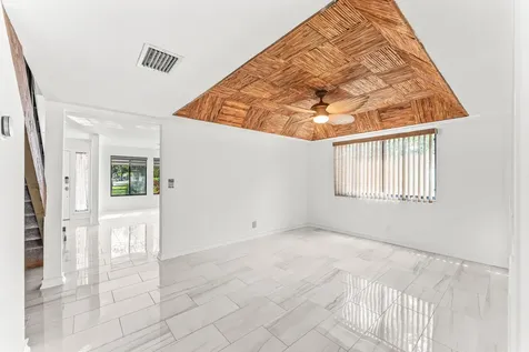1075 Raintree Lane Palm Beach Gardens FL 33410