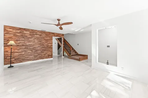 1075 Raintree Lane Palm Beach Gardens FL 33410