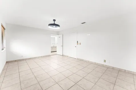 1075 Raintree Lane Palm Beach Gardens FL 33410
