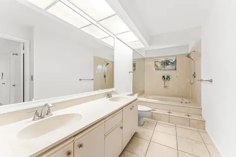 1075 Raintree Lane Palm Beach Gardens FL 33410