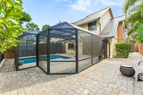 1075 Raintree Lane Palm Beach Gardens FL 33410
