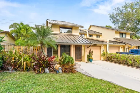 1075 Raintree Lane Palm Beach Gardens FL 33410