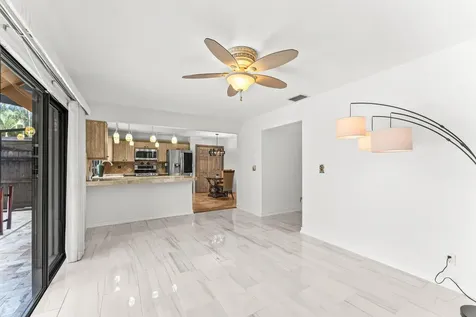 1075 Raintree Lane Palm Beach Gardens FL 33410