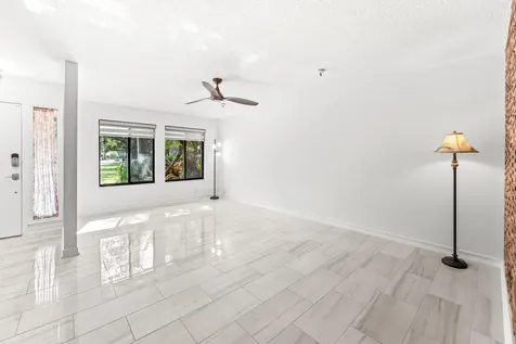 1075 Raintree Lane Palm Beach Gardens FL 33410