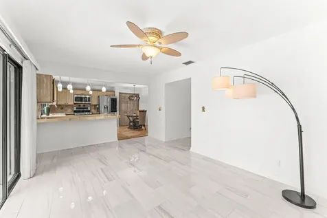 1075 Raintree Lane Palm Beach Gardens FL 33410