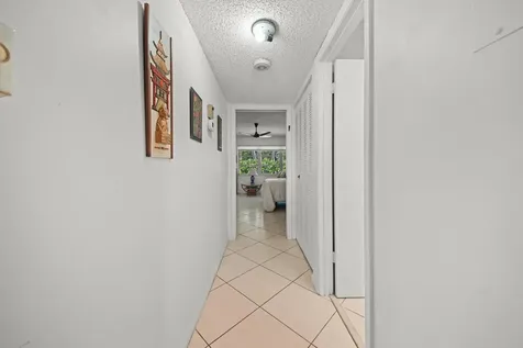 4875 Nw 3rd Court Delray Beach FL 33445