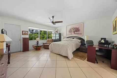 4875 Nw 3rd Court Delray Beach FL 33445