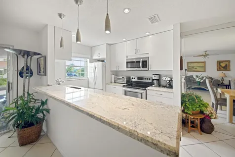 4875 Nw 3rd Court Delray Beach FL 33445