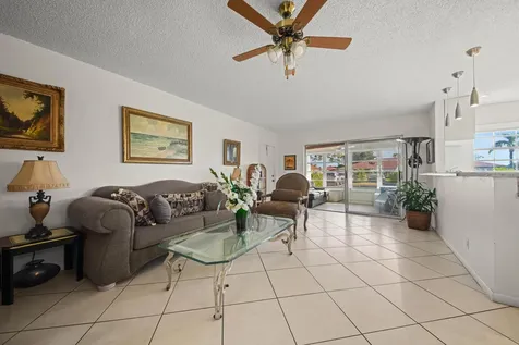 4875 Nw 3rd Court Delray Beach FL 33445