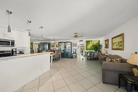 4875 Nw 3rd Court Delray Beach FL 33445