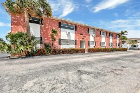 810 Lake Shore Drive Lake Park FL 33403
