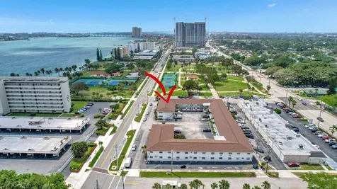 810 Lake Shore Drive Lake Park FL 33403