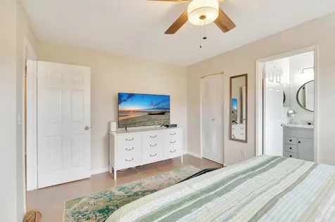 127 Yacht Club Way Hypoluxo FL 33462