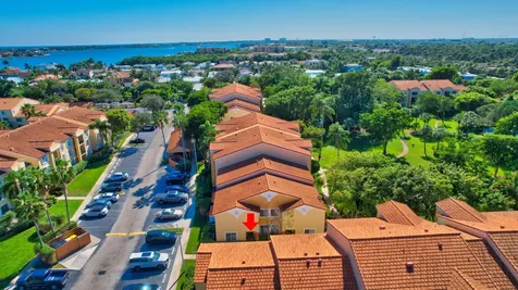 127 Yacht Club Way Hypoluxo FL 33462