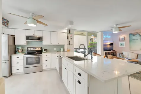 127 Yacht Club Way Hypoluxo FL 33462