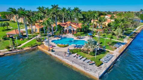 127 Yacht Club Way Hypoluxo FL 33462