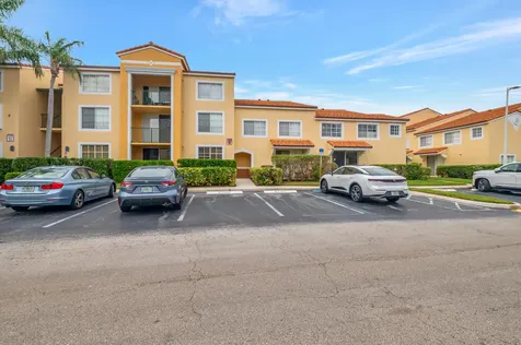 127 Yacht Club Way Hypoluxo FL 33462