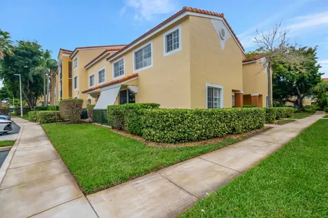 127 Yacht Club Way Hypoluxo FL 33462