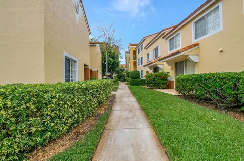 127 Yacht Club Way Hypoluxo FL 33462