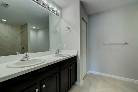 5737 NW Jigsaw Lane Port Saint Lucie FL 34986