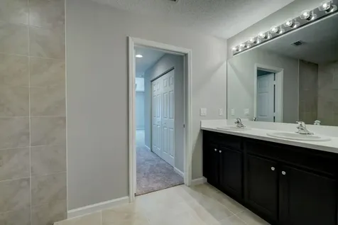5737 NW Jigsaw Lane Port Saint Lucie FL 34986