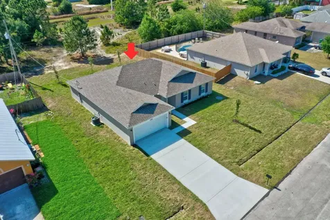5737 NW Jigsaw Lane Port Saint Lucie FL 34986