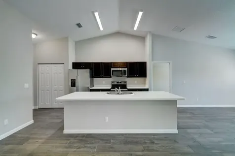 5737 NW Jigsaw Lane Port Saint Lucie FL 34986