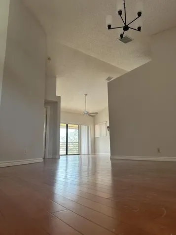 21 Via De Casas Sur Boynton Beach FL 33426