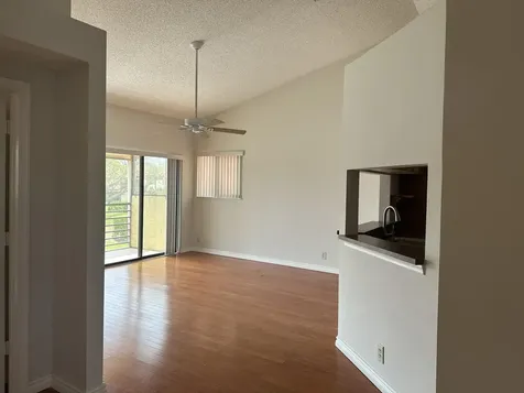 21 Via De Casas Sur Boynton Beach FL 33426