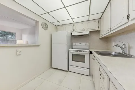 116 Windsor F West Palm Beach FL 33417