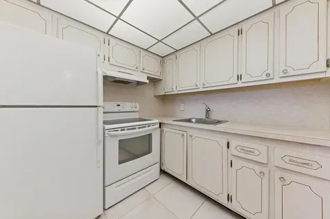 116 Windsor F West Palm Beach FL 33417