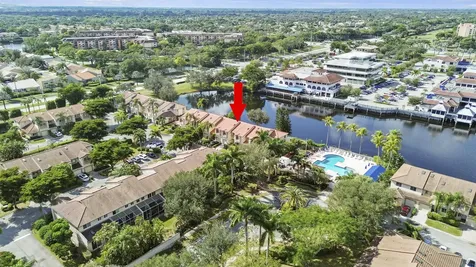 6822 Via Regina Boca Raton FL 33433