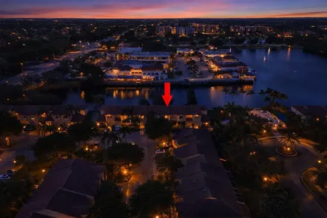 6822 Via Regina Boca Raton FL 33433