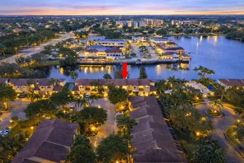 6822 Via Regina Boca Raton FL 33433