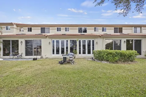 6822 Via Regina Boca Raton FL 33433