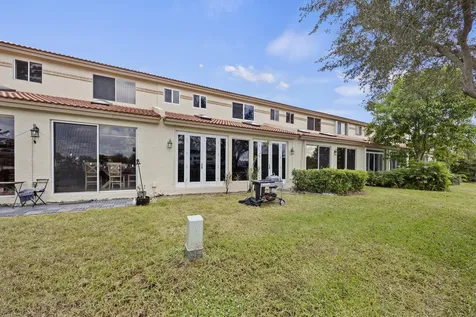 6822 Via Regina Boca Raton FL 33433