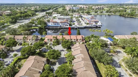 6822 Via Regina Boca Raton FL 33433
