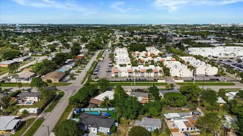 1428 Se 4th Avenue Deerfield Beach FL 33441