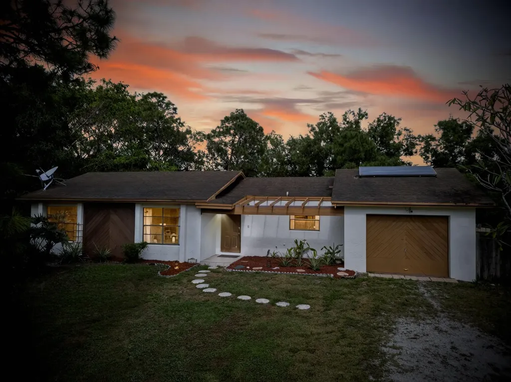 16319 E Cheltenham Drive Loxahatchee FL 33470
