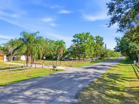 16319 E Cheltenham Drive Loxahatchee FL 33470