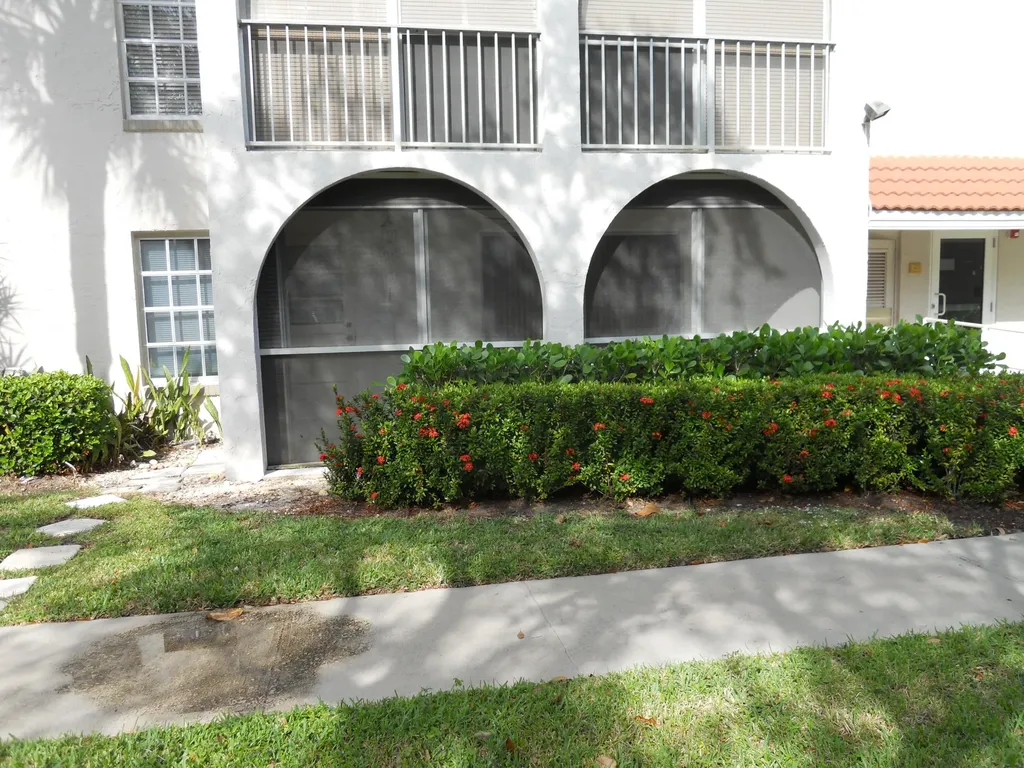 250 Ne 20 Street Boca Raton FL 33431