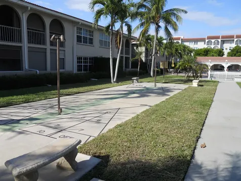 250 Ne 20 Street Boca Raton FL 33431