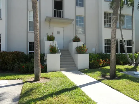 250 Ne 20 Street Boca Raton FL 33431