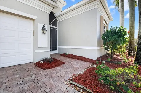 7204 Demedici Circle Delray Beach FL 33446