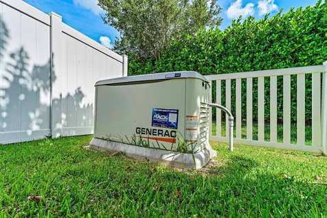 6196 Nw Cullen Way Port Saint Lucie FL 34983