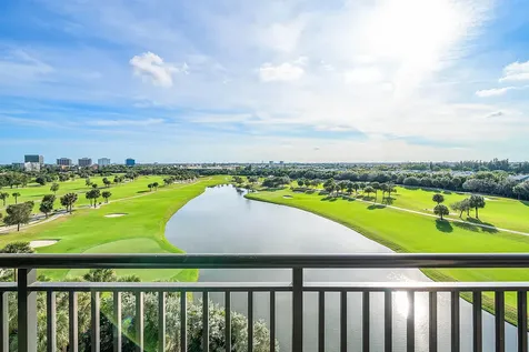 2427 Presidential Way West Palm Beach FL 33401