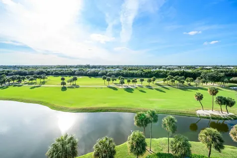 2427 Presidential Way West Palm Beach FL 33401