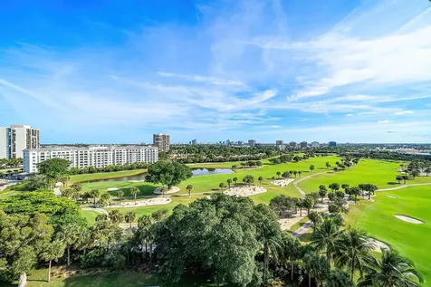 2427 Presidential Way West Palm Beach FL 33401