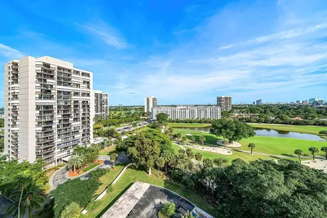 2427 Presidential Way West Palm Beach FL 33401