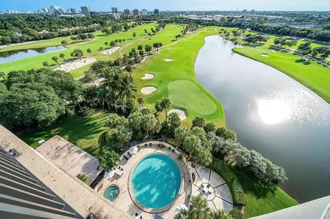 2427 Presidential Way West Palm Beach FL 33401
